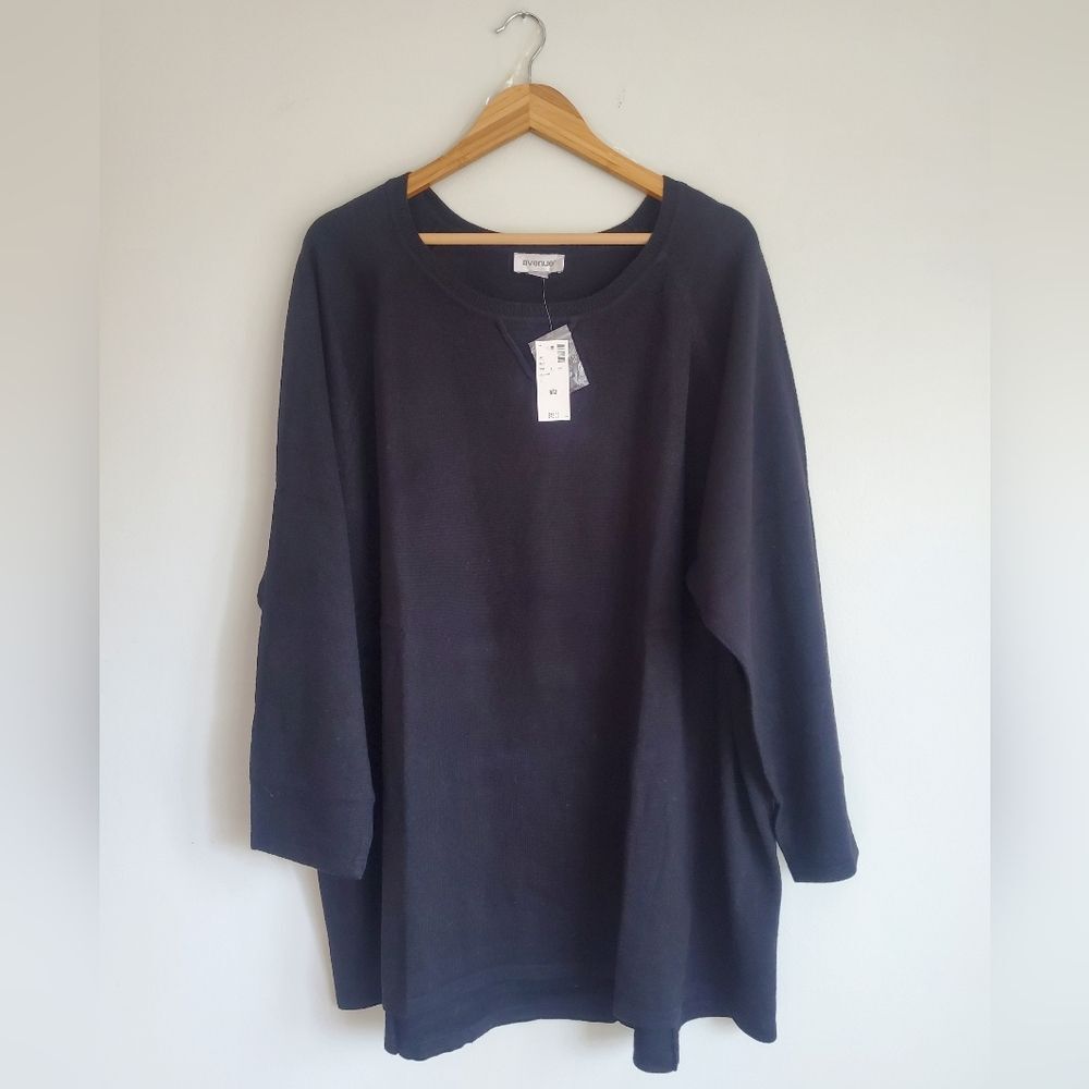 Avenue plus size black crew neck Acrylic light woven sweater size 26/28